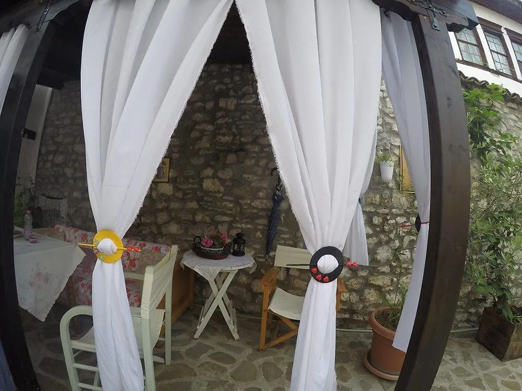Guest house Bujtina Kodiket Guesthouse Berat